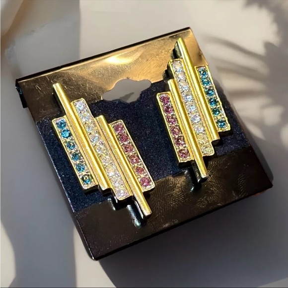 Vintage Monet Gold Tone Bars Red White Blue Rhinestones Clip On Earrings - Picture 1 of 6